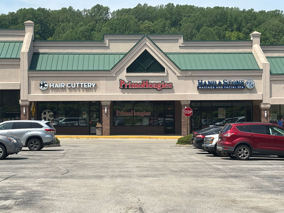 Restaurant signage - Primo Hoagies